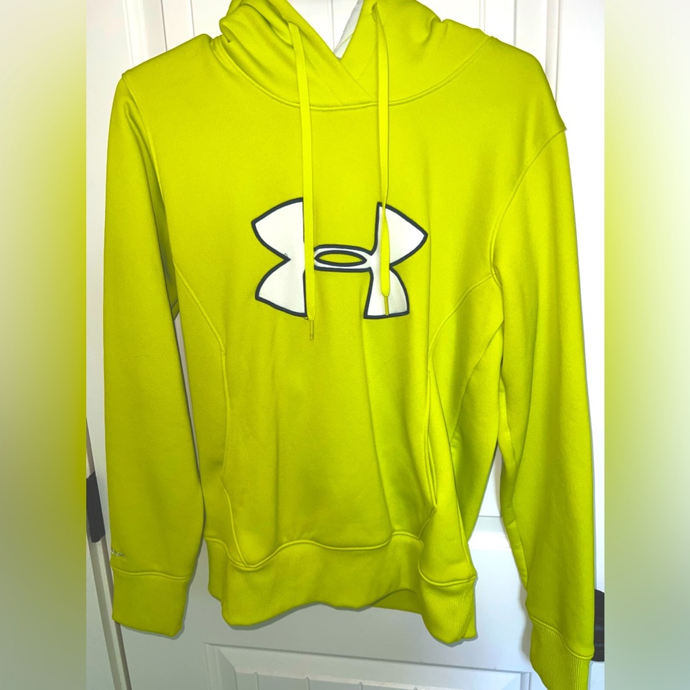 Small Under Armour Women’s Sweatshirt